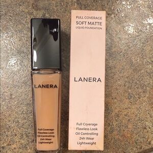 Soft Matte Liquid Foundation - Flawless Tan